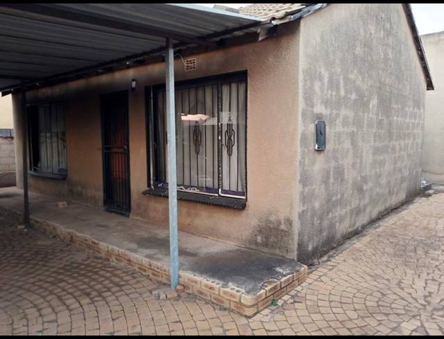 2 BEDROOM HOUSE FOR SALE IN VOSLOORUS